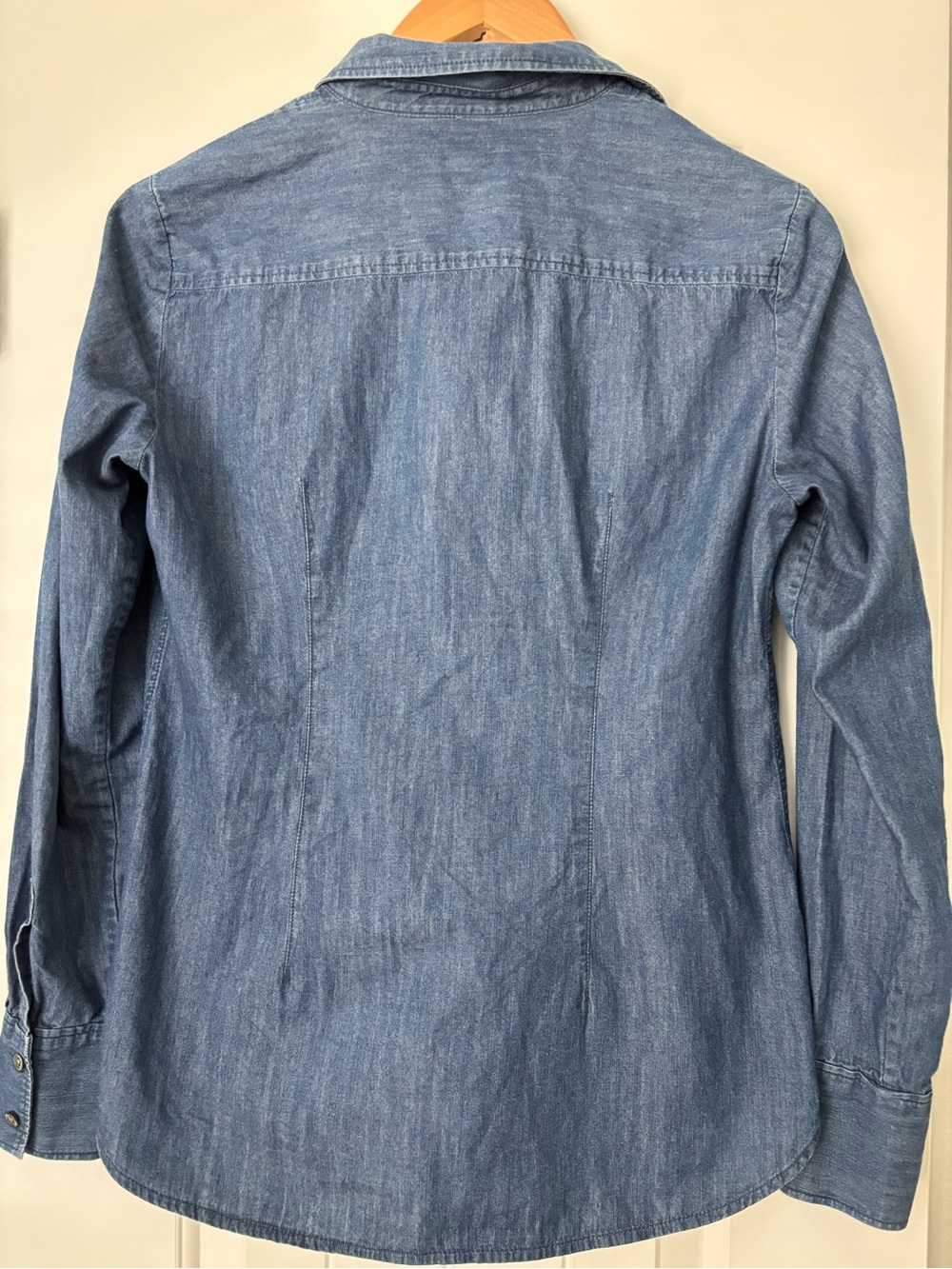 Ann Taylor Women’s Denim Button-Up Shirt Small - Picture 2 of 5